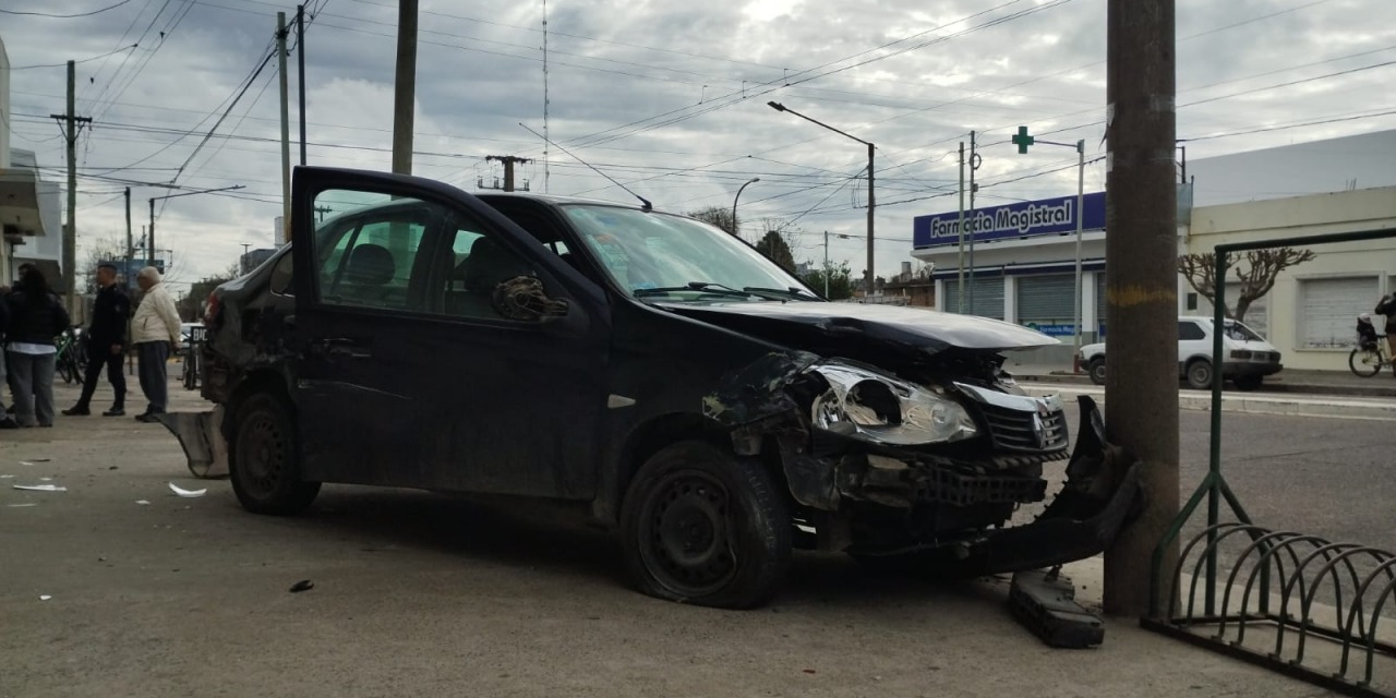 Impactante accidente en Sarmiento y Moreno
